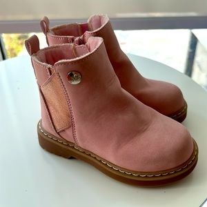 Nicole Miller size 6T pink boots with rose gold accent. Only worn once.